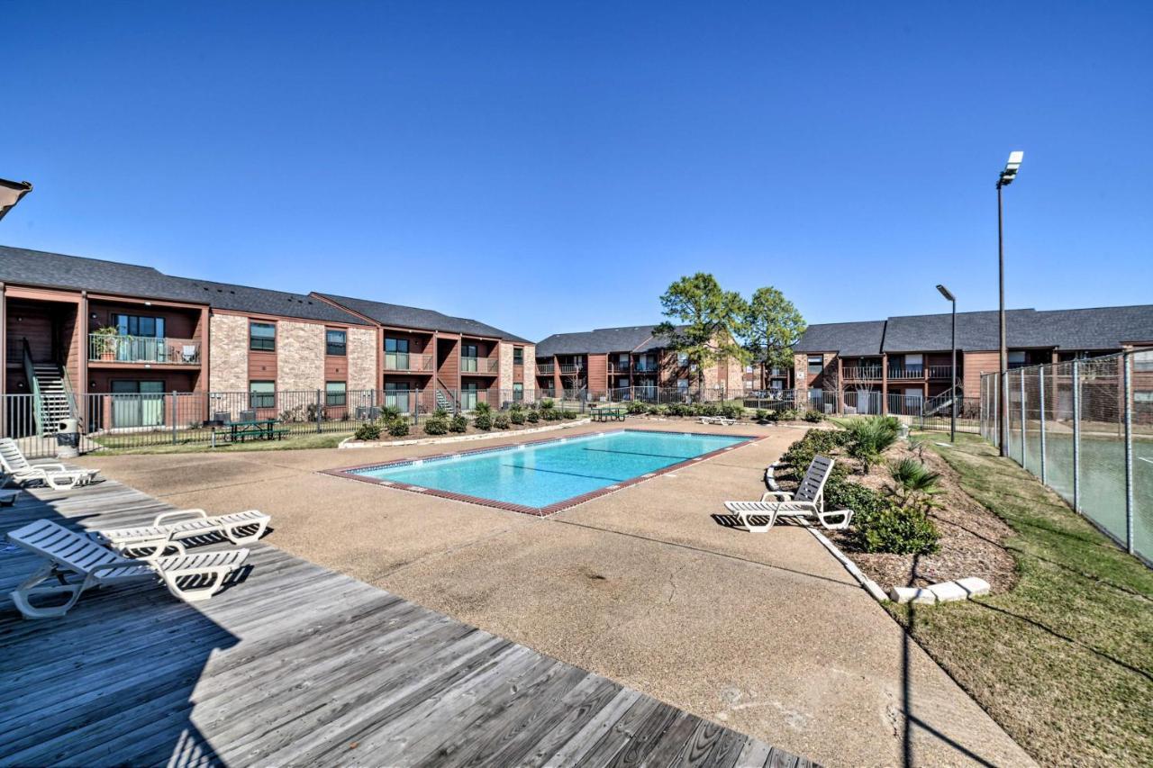 Game Day Retreat Pool Access, 2 Mi To Texas A And M Apartment College Station Exterior photo
