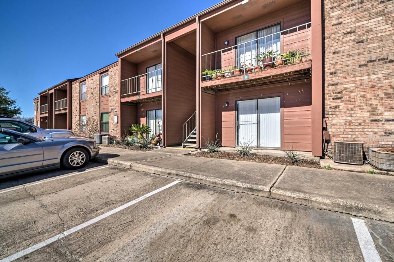 Game Day Retreat Pool Access, 2 Mi To Texas A And M Apartment College Station Exterior photo