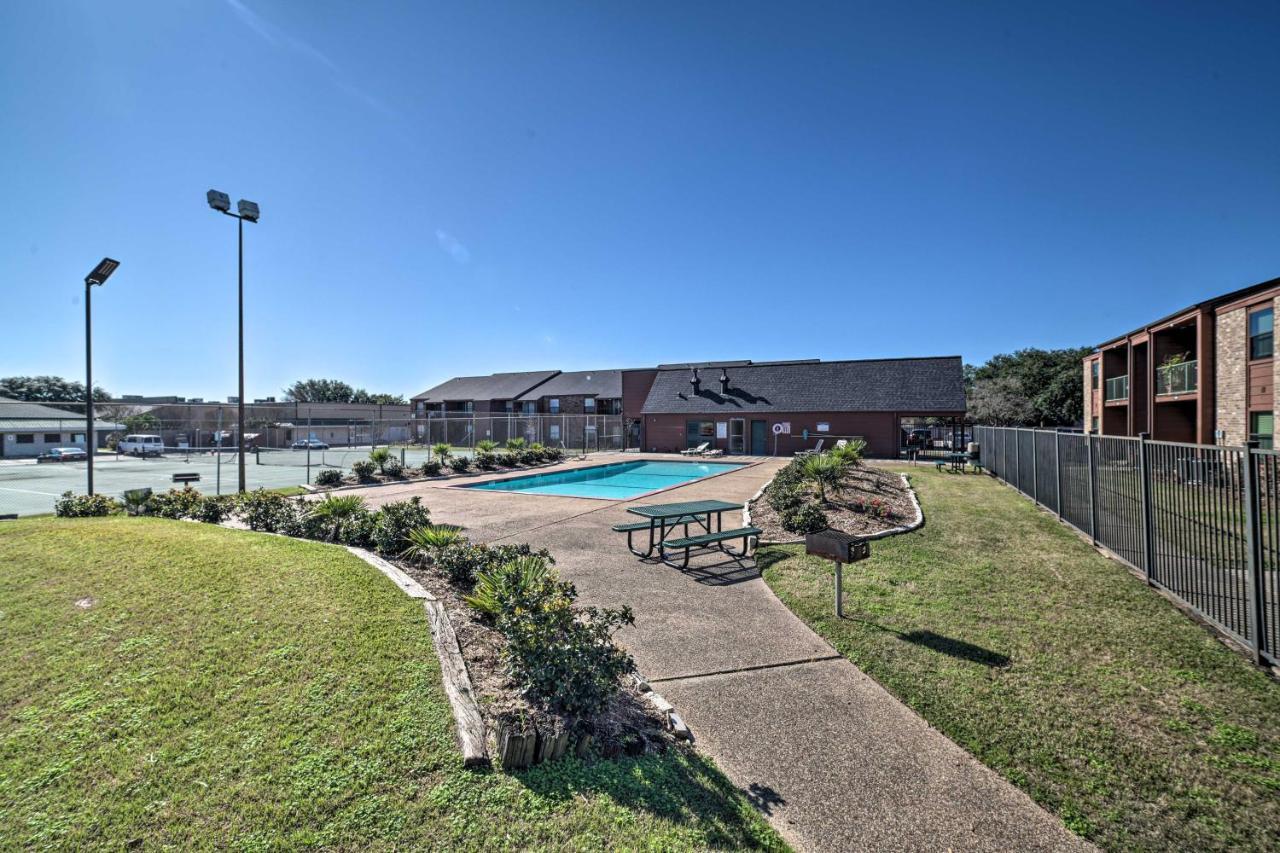 Game Day Retreat Pool Access, 2 Mi To Texas A And M Apartment College Station Exterior photo